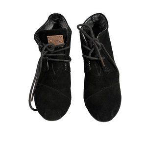 TOMS Women's Size 5 Suede Wedge  Lace Up Closed Toe Shoes Pre-owned v